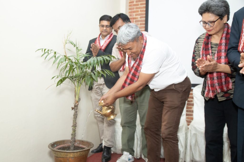 IMG-ec316337b72e430510cbff9e891c4a32-V-1024x682 ललितपुर लघुबित्त अन्तरक्रिया कारेक्रममा आर्थिक संयोजक श्री रबिन्द्र महर्जन ज्यु द्वारा उदघाटन गरियो l